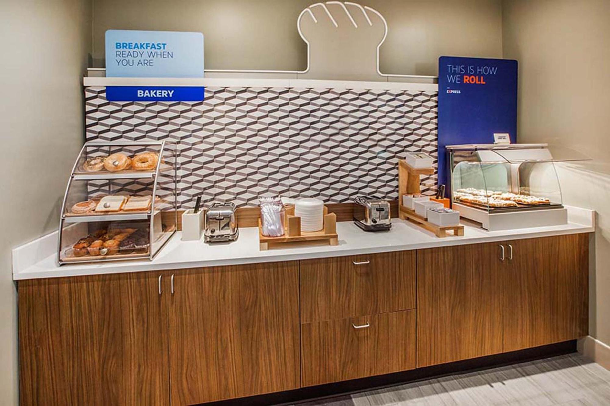 Holiday Inn Express Hotel & Suites North Bay By Ihg Bagian luar foto