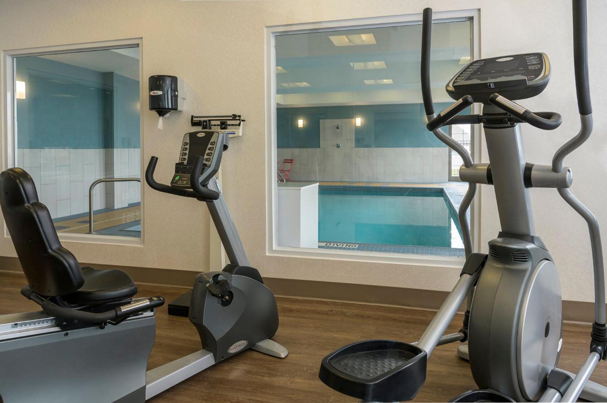 Holiday Inn Express Hotel & Suites North Bay By Ihg Bagian luar foto