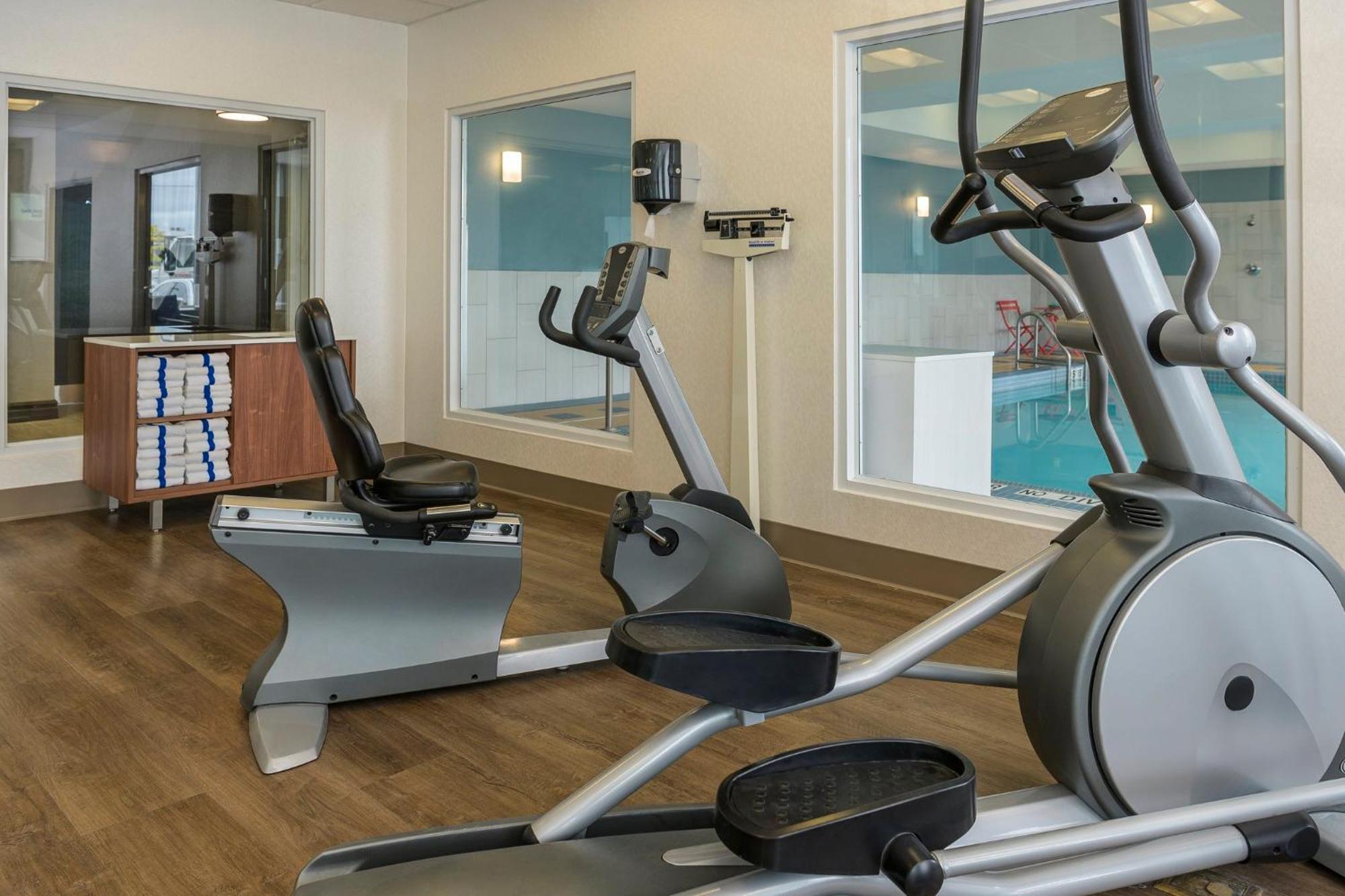 Holiday Inn Express Hotel & Suites North Bay By Ihg Bagian luar foto